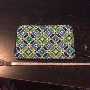 Vera Bradley- zip around wallet
